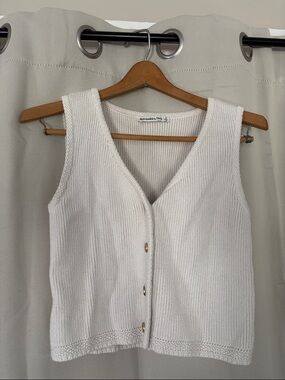 Abercrombie & Fitch Off-White Ribbed Button Vest